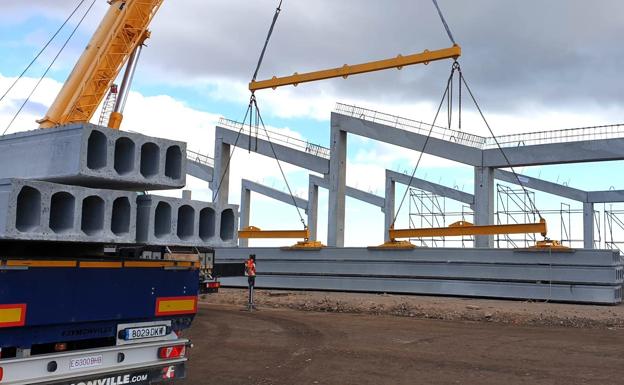 La ampliación del muelle de Playa Blanca estará acabada en once meses