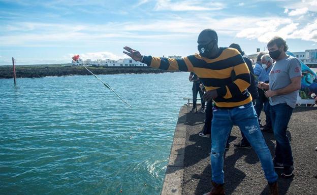 Órzola homenajea a los inmigrantes fallecidos en Lanzarote