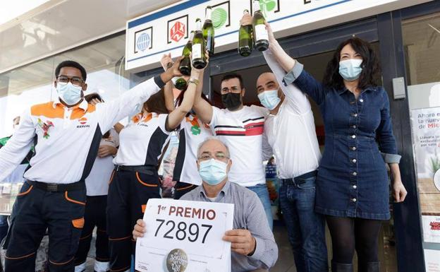 La Lotería deja en Canarias 2 millones: el Gordo, un cuarto y cuatro quintos