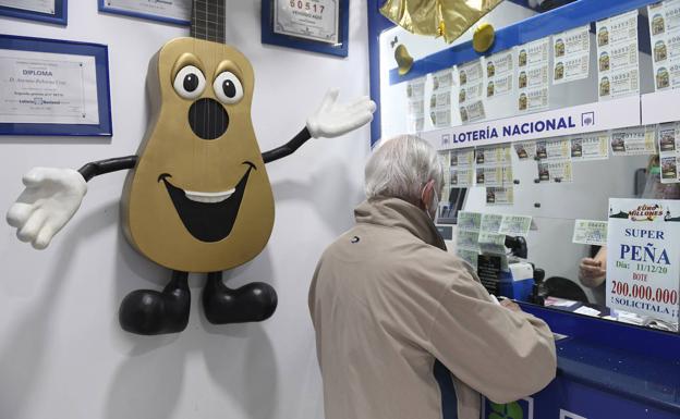 El Timple dorado en Vegueta reparte un décimo del 86986