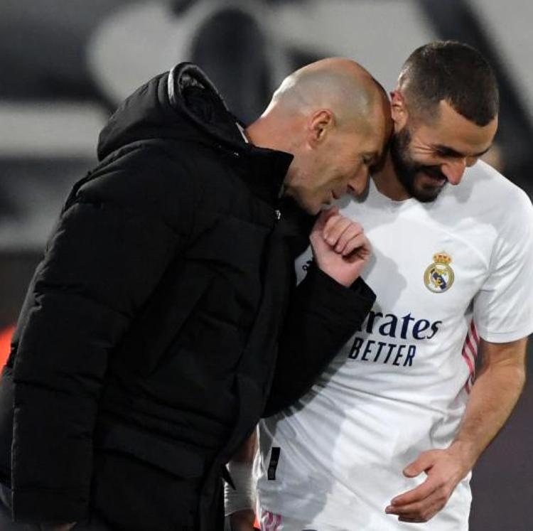 Zidane: «Me molestan las críticas a los árbitros»