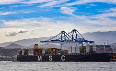 Transbordo histórico de contenedores en el Puerto de La Luz