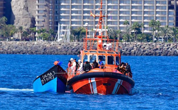 Salvamento rescata a otra patera con 32 magrebíes al sur de Gran Canaria