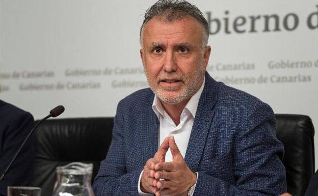 Torres: «Estamos de enhorabuena en Canarias, han llegado más vacunas de las previstas»