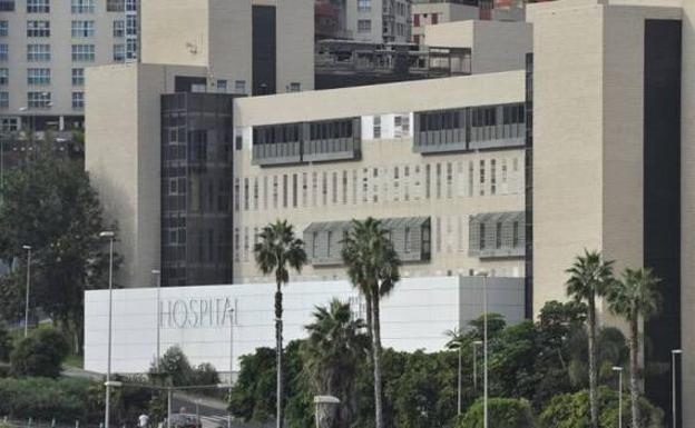 Los afectados por el brote en Medicina Interna del Negrín ya son nueve