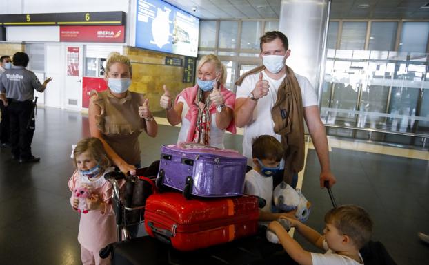 Los turoperadores y el sector turístico de Canarias miran ya al verano de 2021