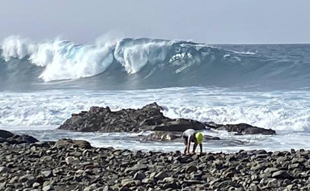 Fallece tras ser rescatado del mar en Fuerteventura