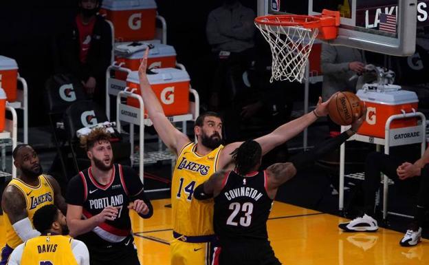 Gasol y los Lakers acusan el cansancio y caen ante Portland