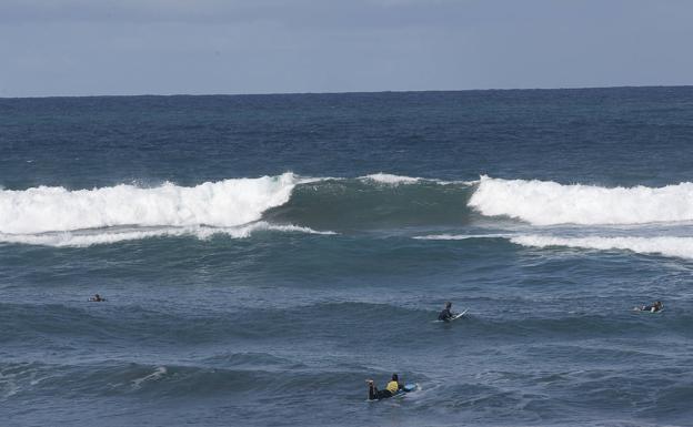 Canarias, en alerta por fenómenos costeros