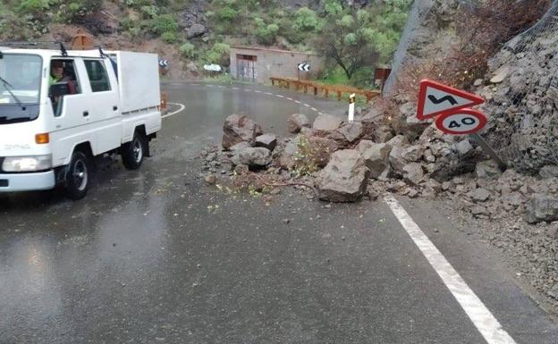 El Cabildo de Gran Canaria pide no subir a la cumbre en un par de días por el riesgo de desprendimientos