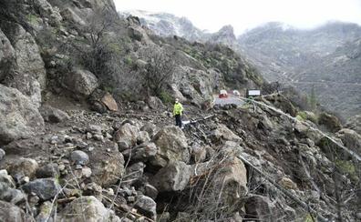 Dos grandes desprendimientos cortan los accesos a Ayacata