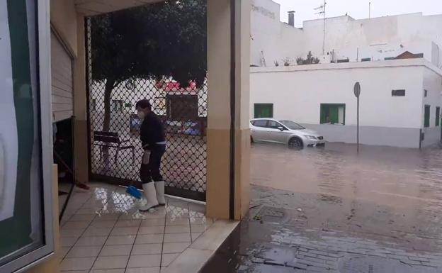 Lanzarote activa todos los servicios de emergencia ante otra tromba de agua