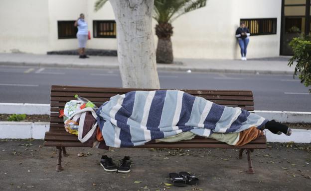 El Cabildo aporta 300.000 euros a los municipios para combatir la emergencia social