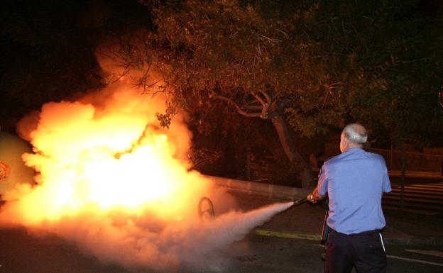 La pandemia no evitó la quema de 74 contenedores y 82 papeleras en 2020