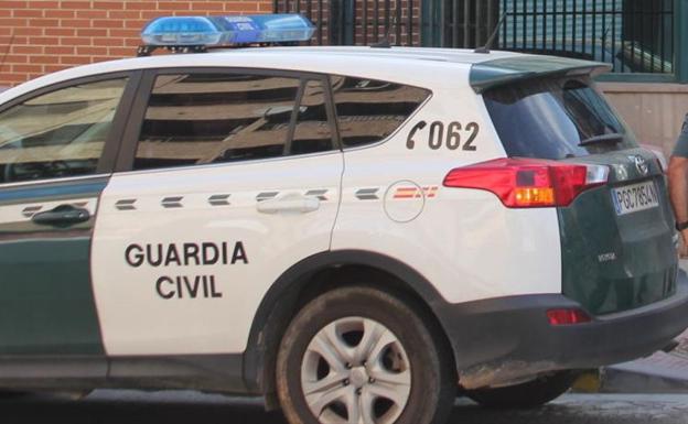 Una trabajadora de una gasolinera se apropia de un bolso con 200 euros