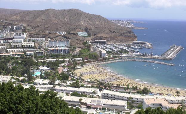 La sangría de los ayuntamientos a los hoteleros: hasta 300.000 euros en tasas por un establecimiento cerrado