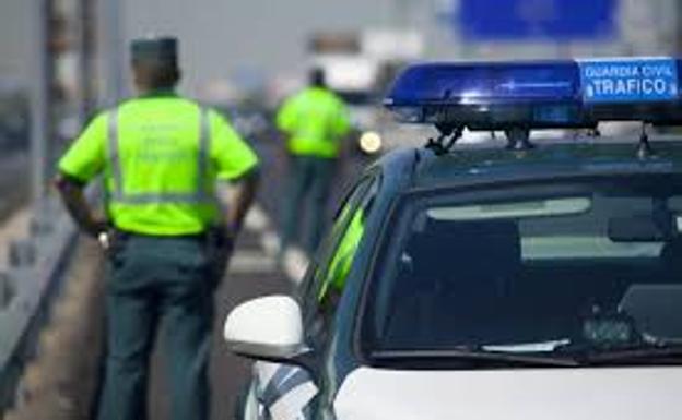 Lo sorprenden conduciendo sin permiso de conducir