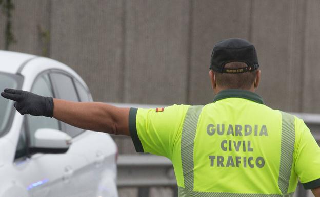 Investigada por conducir pese a tener el carnet retirado hacía 8 meses