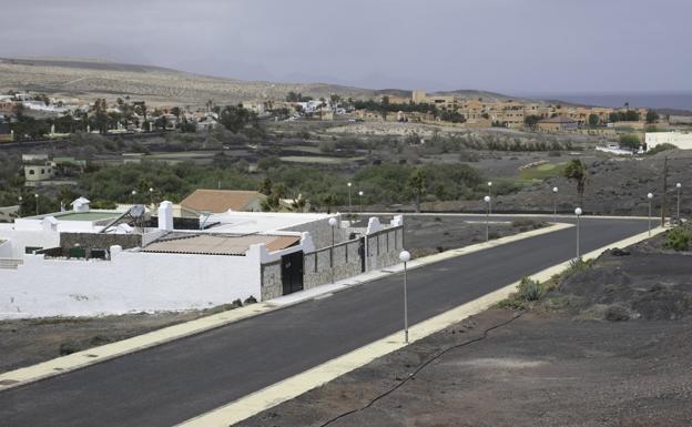 El juez aprecia «indicios racionales» de prevaricación en la licencia de La Pared concedida por Blas Acosta y otros concejales de Pájara