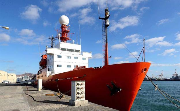 La Armada realoja a los contagiados del Hespérides, que se reducen a 13