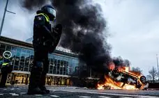 Las protestas contra los confinamientos se extienden por Países Bajos