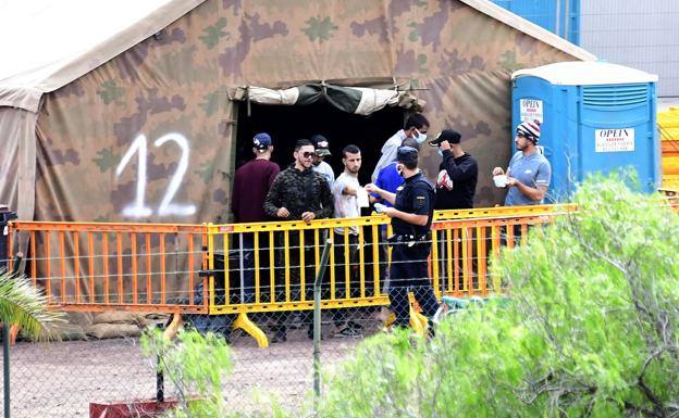 Pestana cifra en 11.600 los inmigrantes que quedan en las islas, frente a los 27.600 llegados