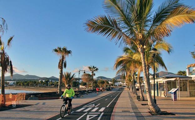 Avenida acabada en Puerto del Carmen