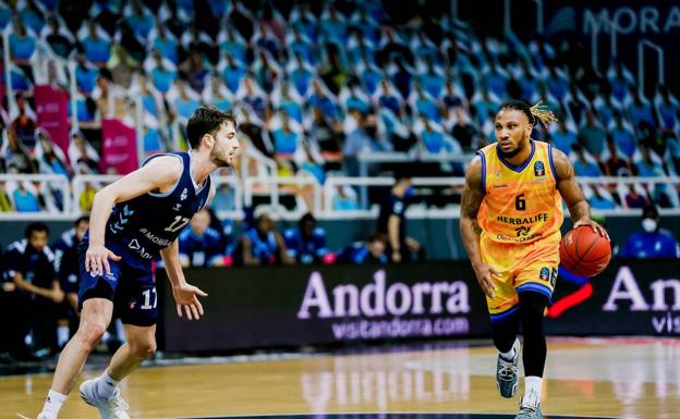El Herbalife Gran Canaria se agarra al Top 16 (74-79)