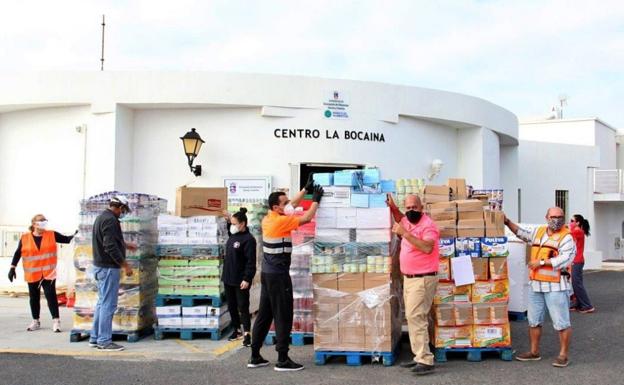 Alimentos para repartir en Tías