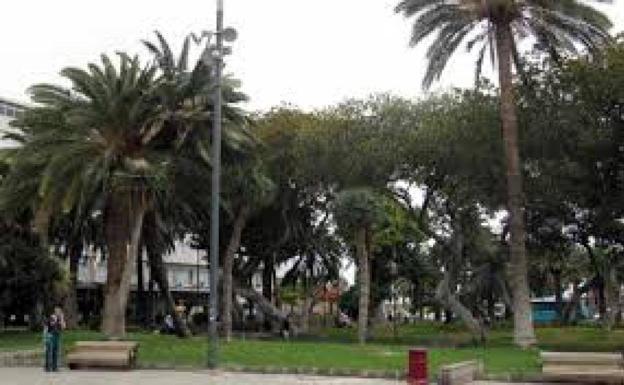 Detenido un menor por agredir a un joven en San Telmo para robarle un cadena de oro