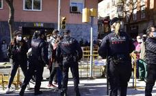 Varios mossos heridos leves en protestas tras un acto electoral de Vox
