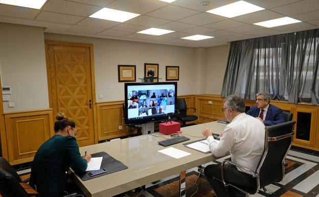 Cabildos y ayuntamientos reclaman al Gobierno los 160 millones del Fdcan