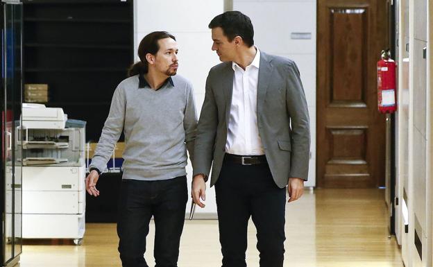 Exdirigentes del PSOE piden a Sánchez que destituya a Iglesias