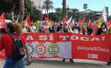Los sindicatos protestan para exigir a Madrid que eleve la cuantía del SMI