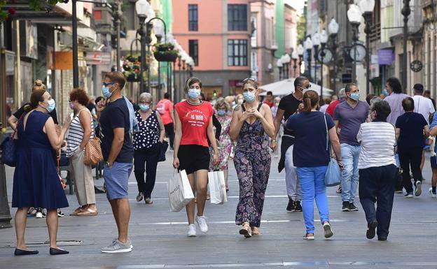Toque de queda a las 22.00 en todas las islas y se reducen las reuniones por el carnaval