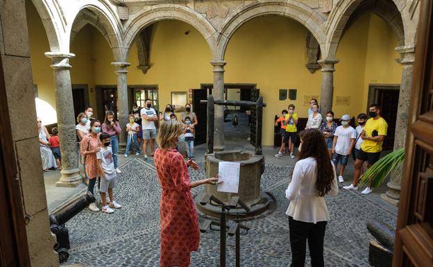 La Casa de Colón organiza el taller familiar 'Buscadoras de estrellas' por el Día Internacional de la Mujer y la Niña en la Ciencia