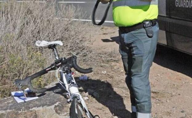 Un ciclista herido grave al sufrir una caída en Mogán