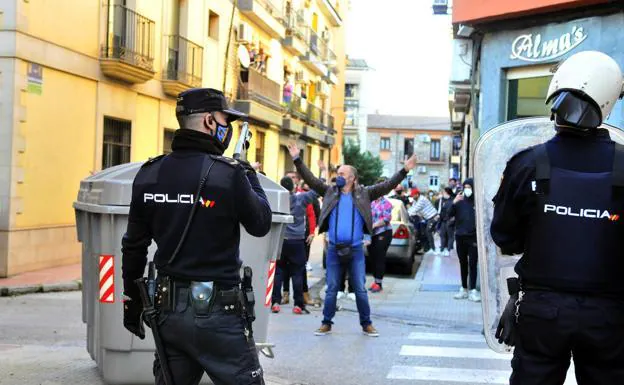 Prisión provisional para los dos policías agresores de Linares
