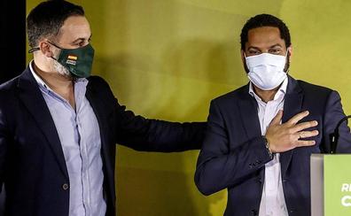 Vox arrolla al PP y a Ciudadanos, y Abascal ajusta cuentas con Casado