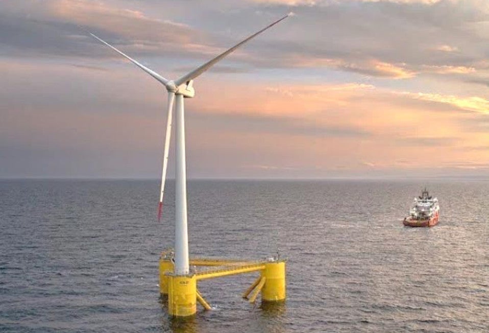 Iberdrola baraja Canarias para el primer parque eólico flotante de España