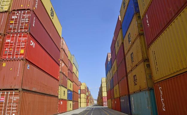 La fuerte subida de los fletes asfixia más aún al comercio y eleva los precios al consumidor