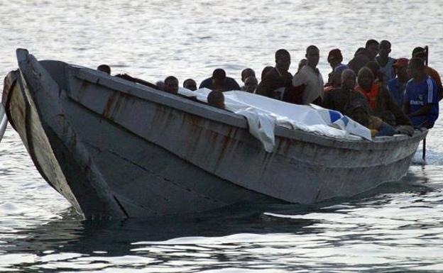 Cataluña asumirá la tutela de 40 menores inmigrantes de Canarias