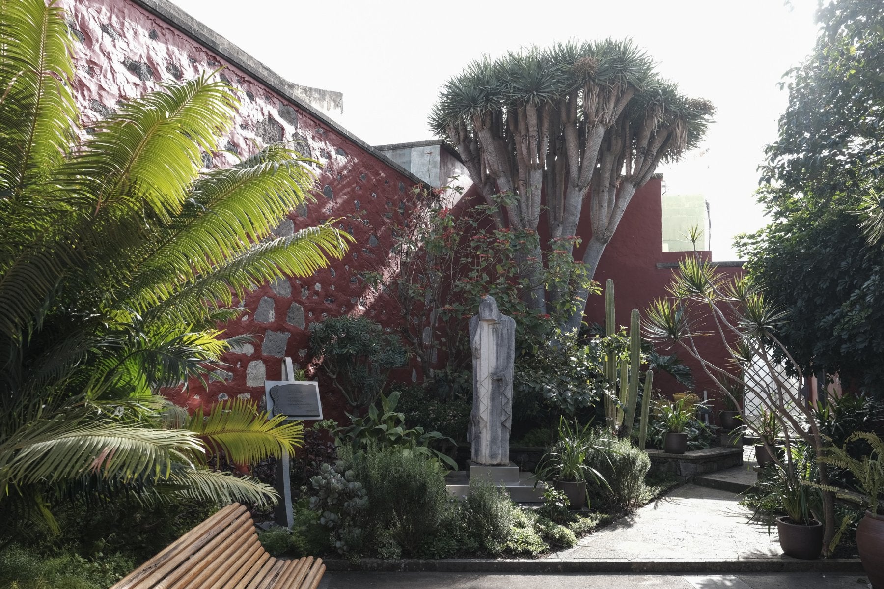 Leer al poeta con un siglo de distancia