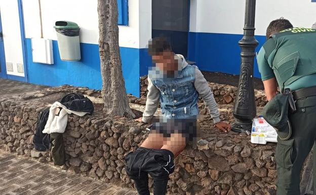 Buscan a los dos presuntos autores del apuñalamiento en Playa Blanca, identificados