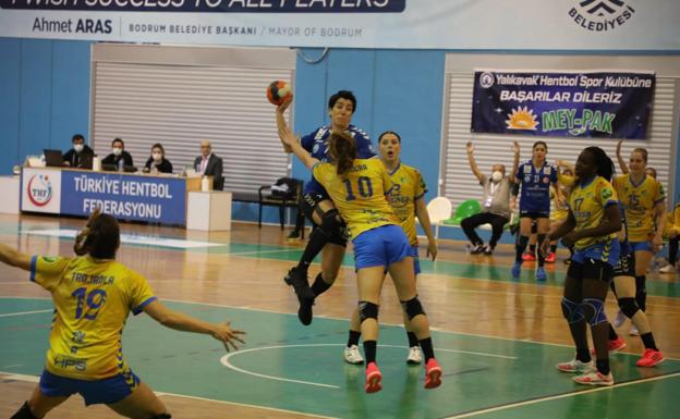 El Rocasa Gran Canaria reacciona tarde en Turquía