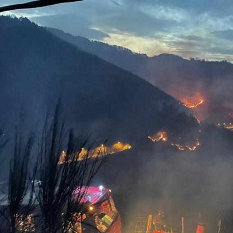El incendio que afecta a Navarra y Guipúzcoa puede ser provocado