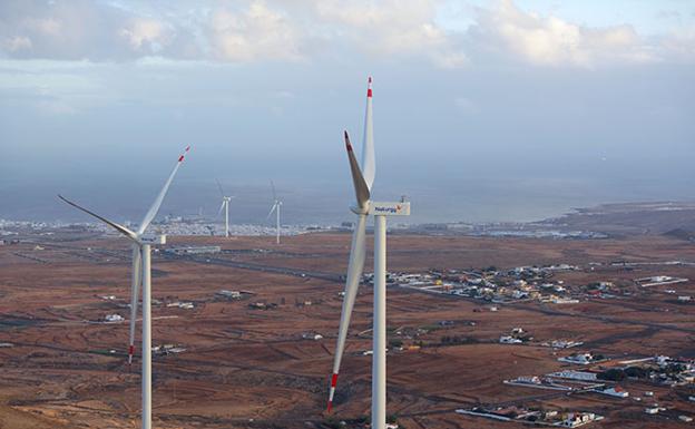 El Ayuntamiento capitalino aboga por concentrar los parques eólicos y solares