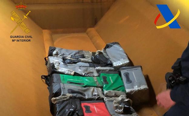 Intervenidos en Tenerife 387 kilos de cocaína en un buque que llegó de Brasil