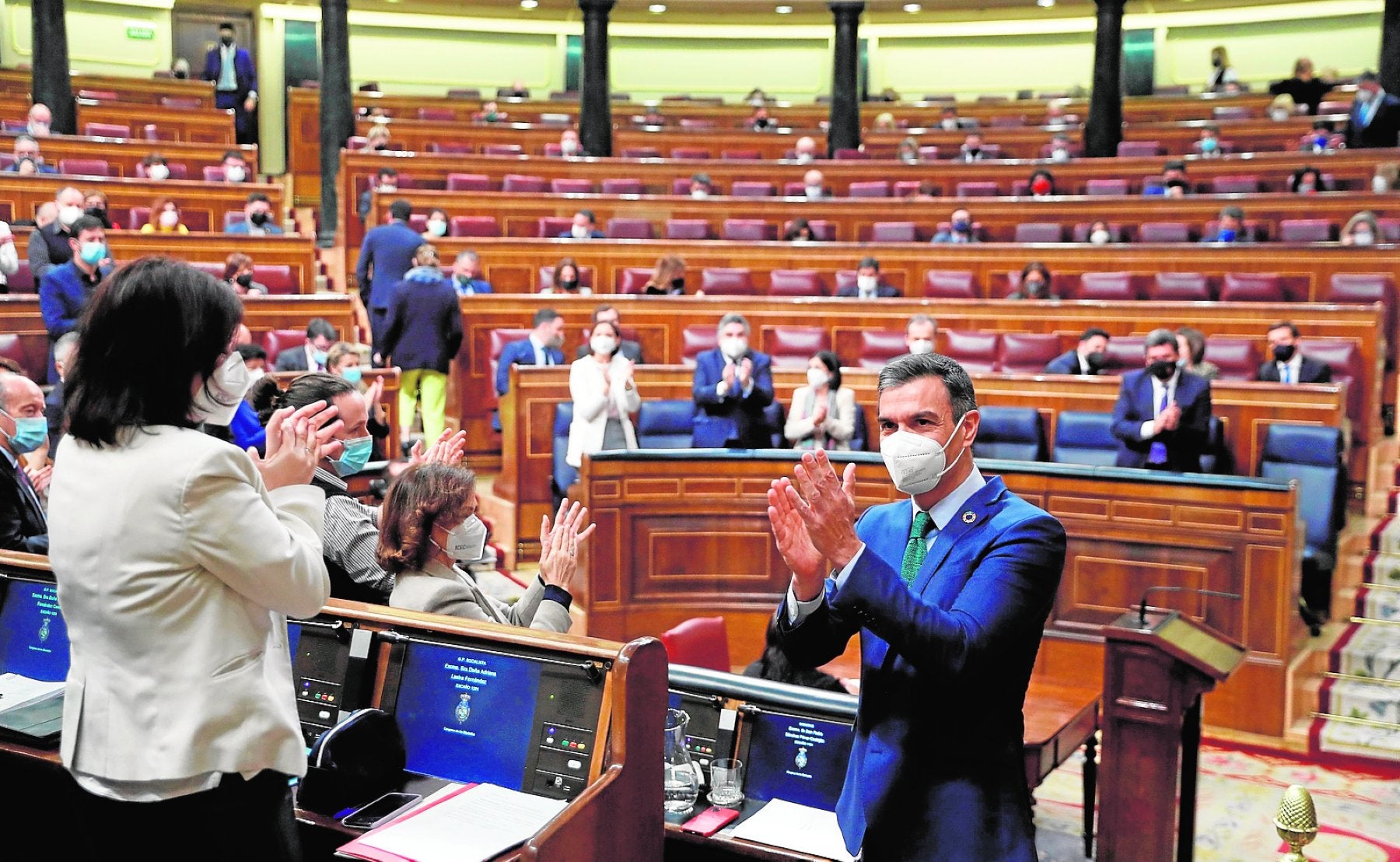 Sánchez defiende su gestión en Canarias y elude la demanda de un rescate específico