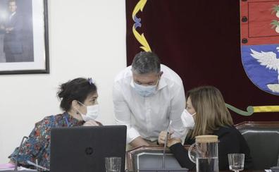 Pérez convoca el pleno de las cuentas confiada en que el PSOE retire el veto